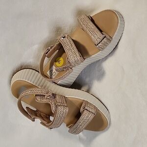 Dolce Vita Folley Tan Adjustable Strap Platform Sandal 2" Heel - Size 9